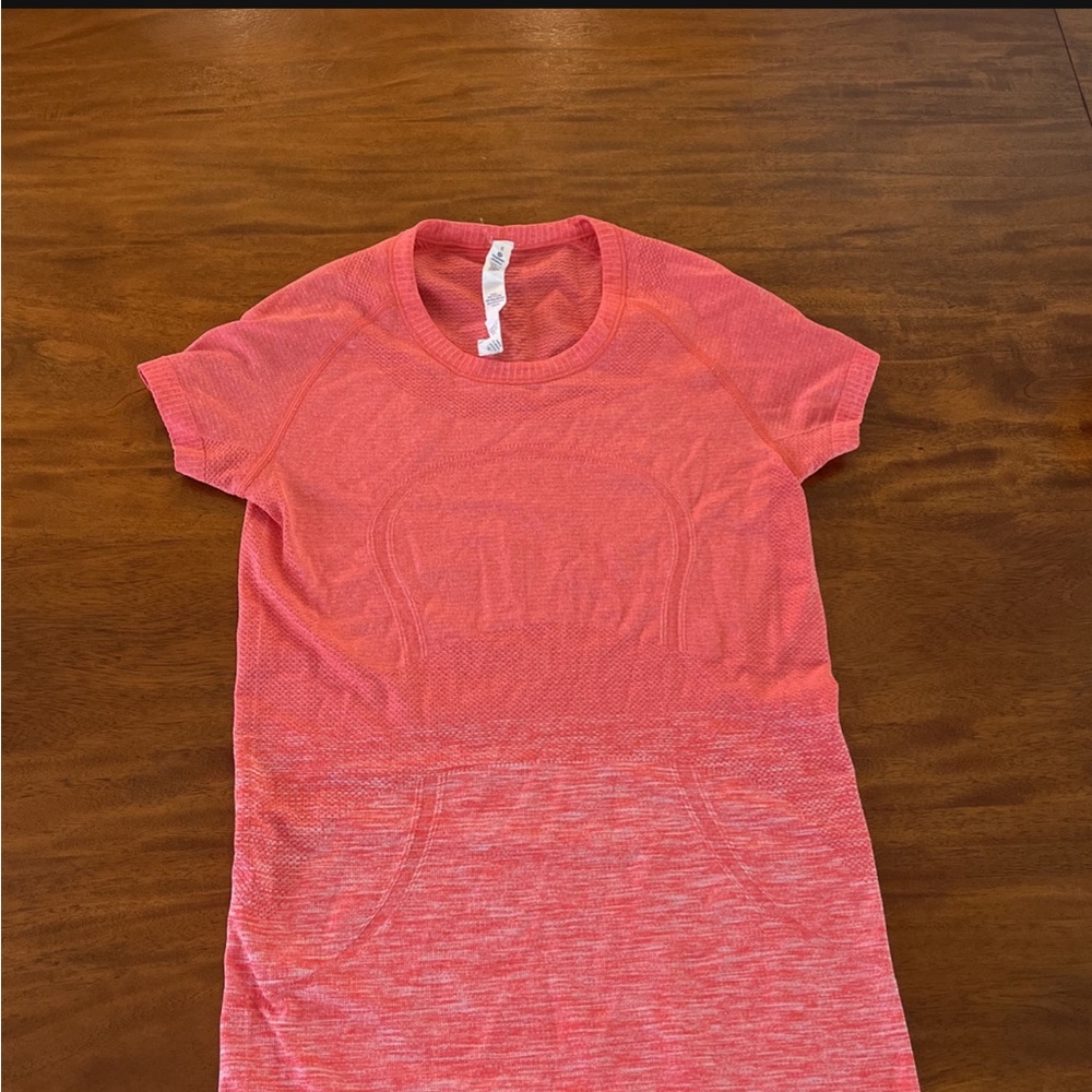 Lululemon Swiftly Tech SS size 6